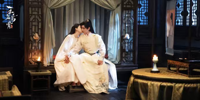 于正发侯明昊娜扎吻戏剧照玉茗茶骨娜扎侯明昊吻戏 于正发了《玉茗茶骨》侯明昊和娜扎