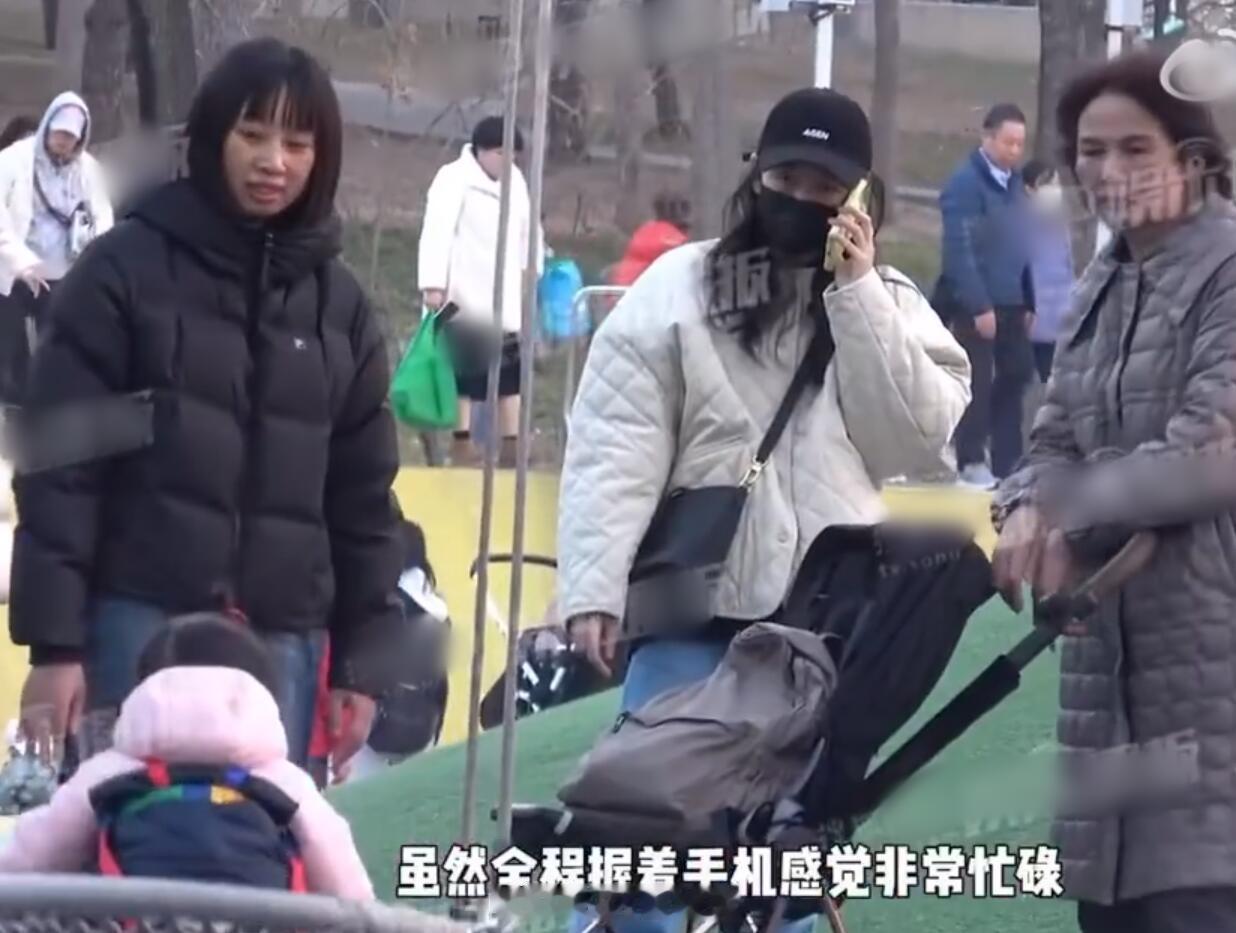 王鸥大大方方的不遮掩，不躲闪，更不卖惨。王鸥用“大大方方”四个字，重新定义了单身