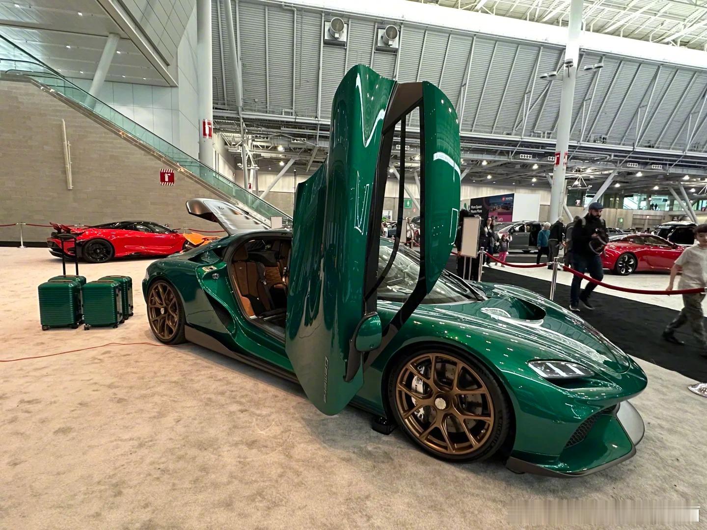 Koenigsegg Gemera，霸气外漏，全场焦点 ​​​