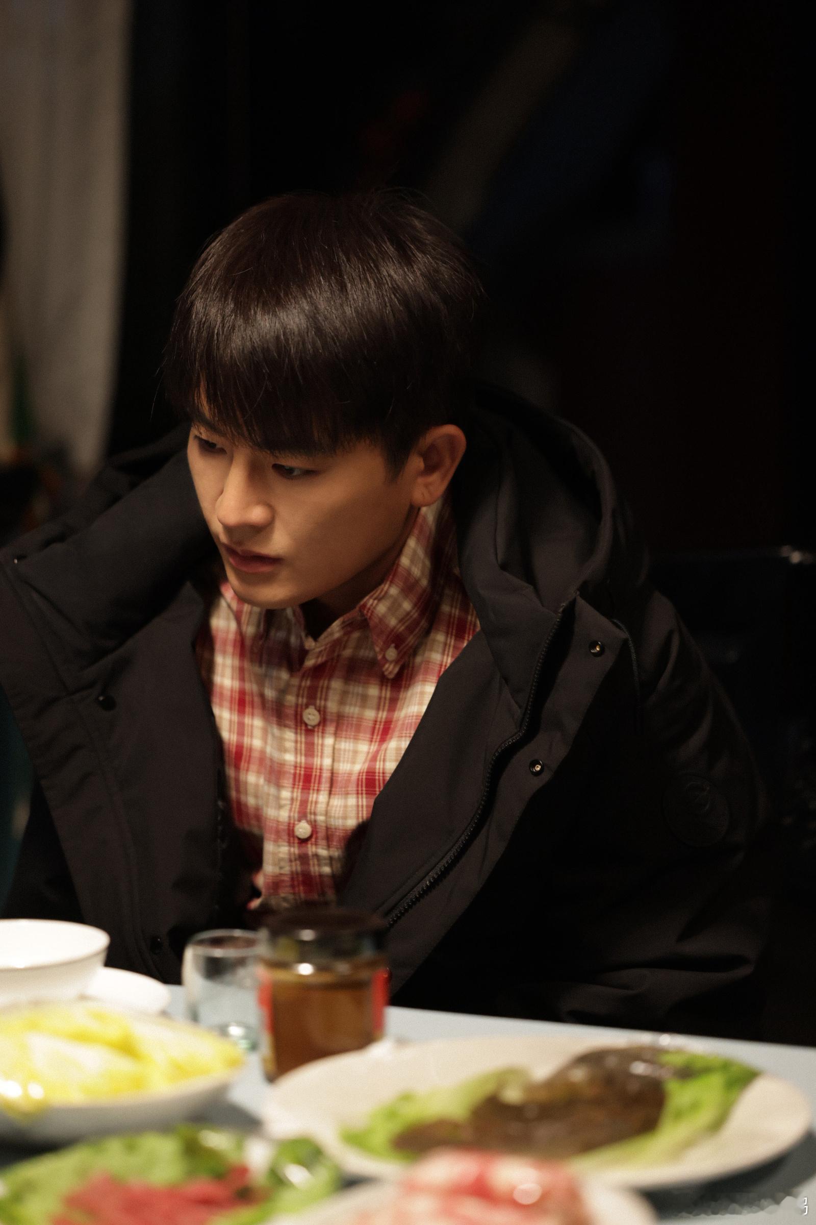 内娱真正的扛剧面孔集结了《交锋》没有工具人角色！每个出场人物都有自己的立场和故事