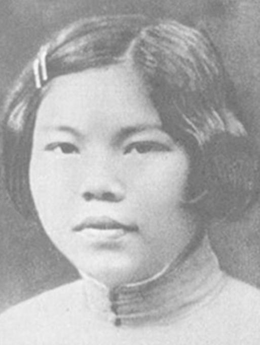 1941年，在监狱里，女烈士生下一个婴儿，因为胸膛被日本人打伤，挤不出奶来喂饿得