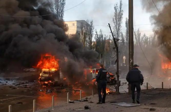 俄罗斯袭击基辅两座最大的火电厂：专家警告说后果将非常惨烈

基辅的5号和6号热电