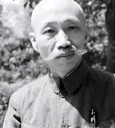1935年，王家烈被蒋介石逼迫，交出兵权后考察散心，蒋介石也够意思，给了3万大洋