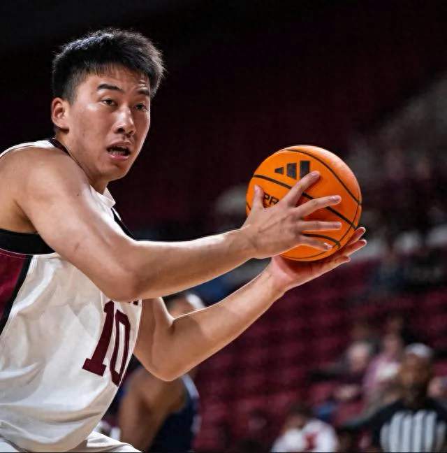 狂轰31分！王俊杰为何拒绝千万年薪，也要在美国啃面包追梦NBA？