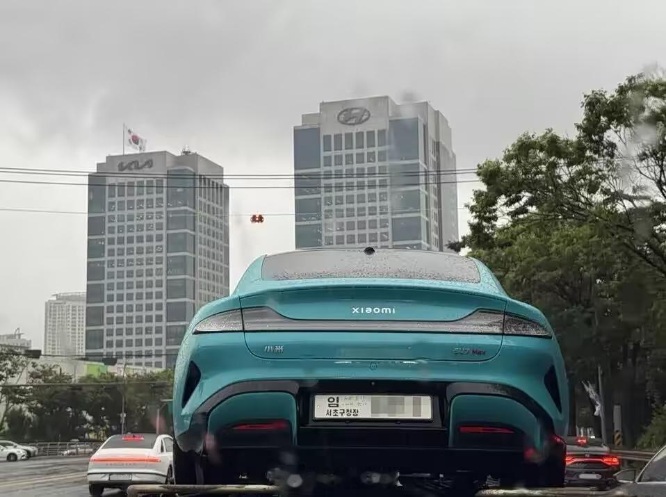 小米汽车[超话]多车企购入小米SU7 现代汽车购入小米，福特汽车购入小米，法拉利