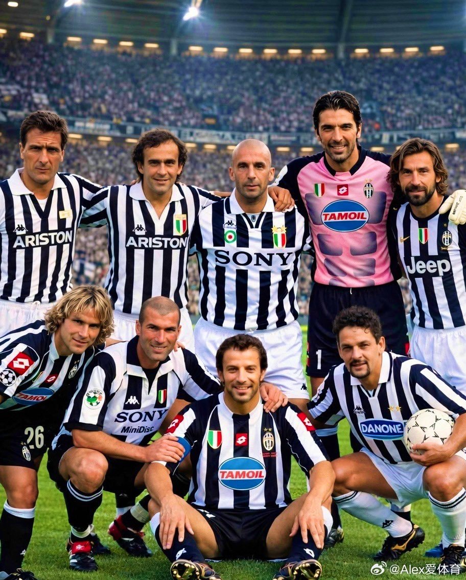 最好看的黑白间条衫最好的尤文球员后防线还缺两个，你觉得谁合适？！尤文图斯尤文图斯