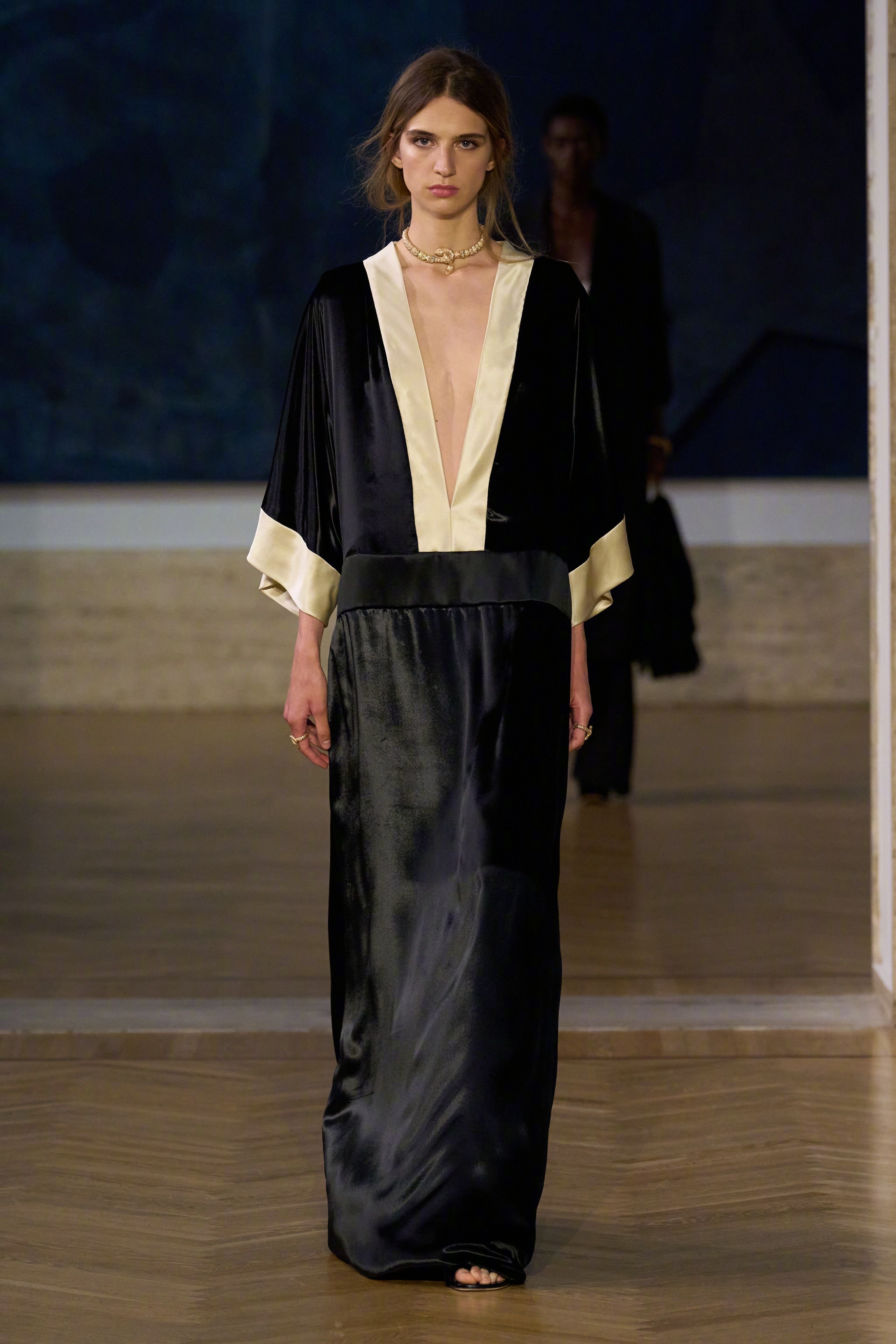 FENDI 2026 秋冬高定系列发布秀——创意总监Maria Grazia C