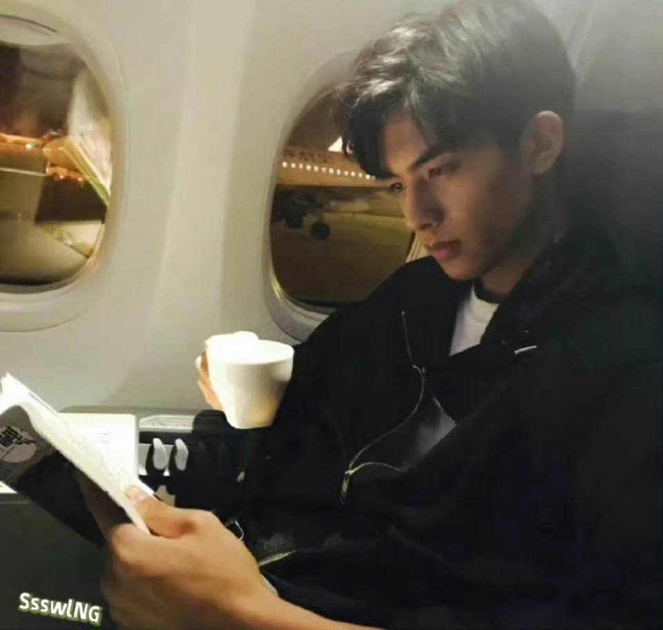 宋威龙的男友照 