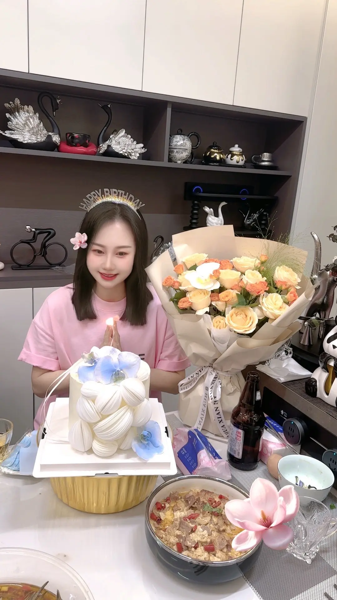 祝我姐生日快乐🎂19年的友谊，关系的天长地久，从来不是天定，而是用心修来的