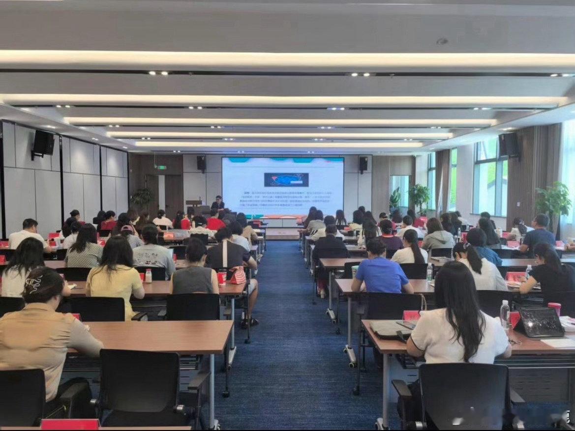 巾帼力量绘就台州乡村共富新画卷乡村女性挣脱传统束缚，学艺创业守护非遗，以巾帼风采