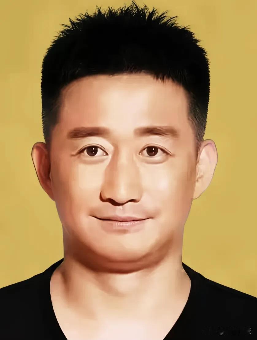 快来考考眼力！这张面孔越看越有意思，第一眼你认出是谁了？
不少人第一眼看成吴京，