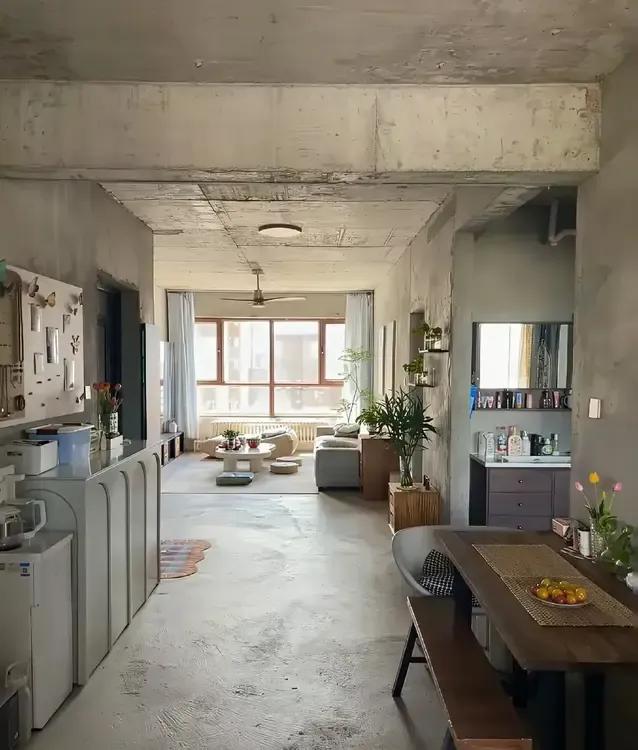 这房主装修成这种风格，是刻意设计，还是因为经济条件有限，却坚持追求品味与格调？