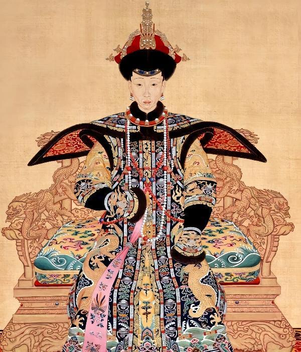 1756年，令妃生下第一个孩子还未出月子，乾隆就迫不及待宠幸她，此后10年她怀孕