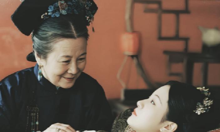 古代嫔妃侍寝后次日为何脸色苍白？老嬷嬷笑言背后实情。在明朝万历年间的一个清晨，新