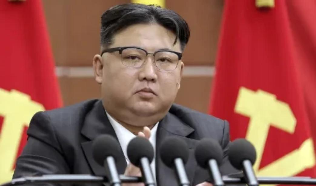 朝鲜公开亮剑，金正恩做出一个重大表态，明确“最敌对国家”

半岛风向彻底定型，一