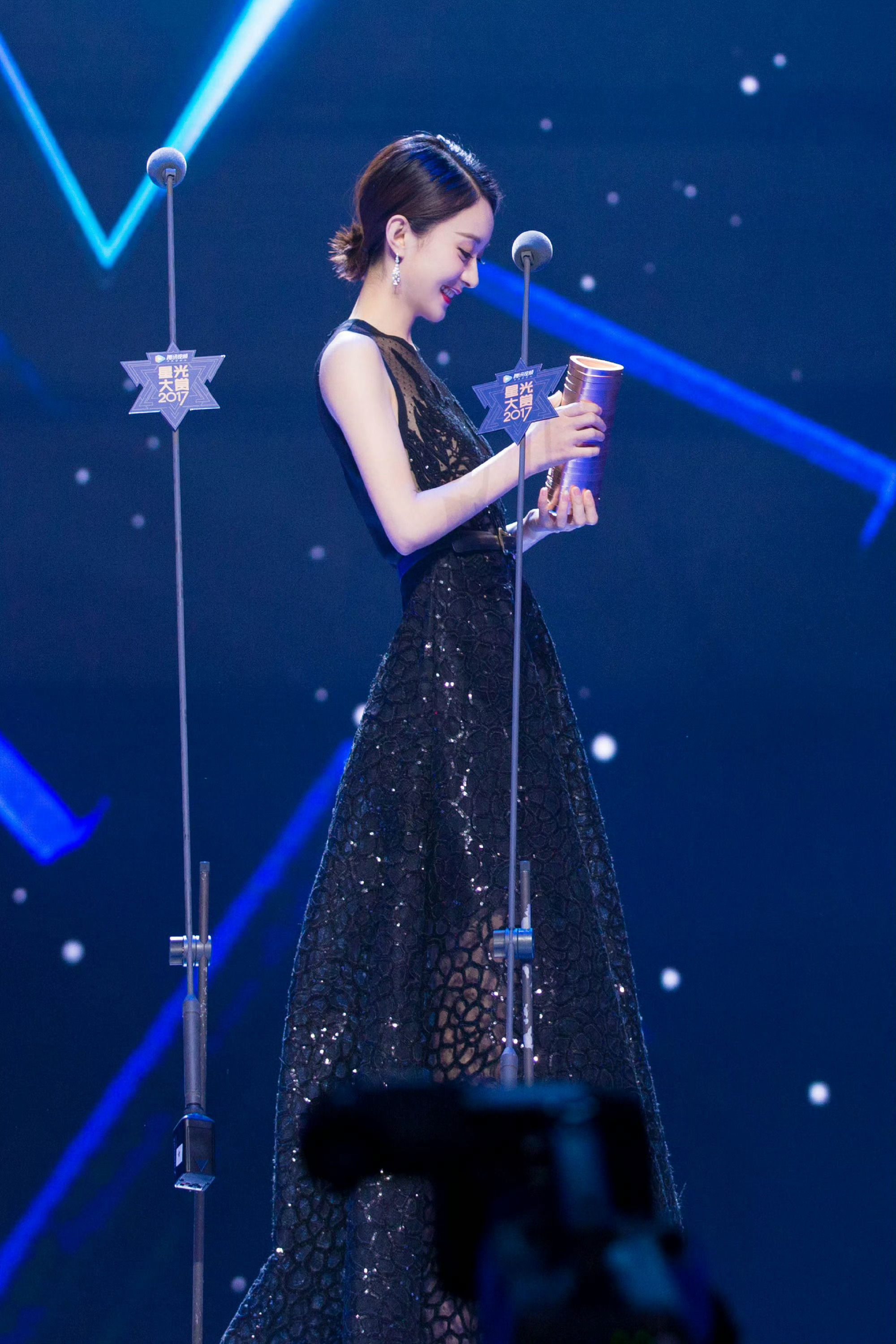 赵丽颖  zly赵丽颖花千骨 zly赵丽颖楚乔传 所以,我们还是短暂的,对吧。