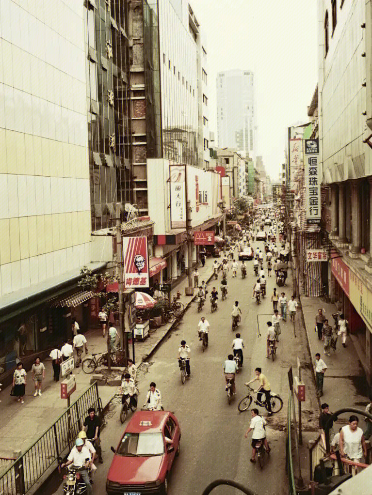 1996年的湖北武汉街景 ​​​