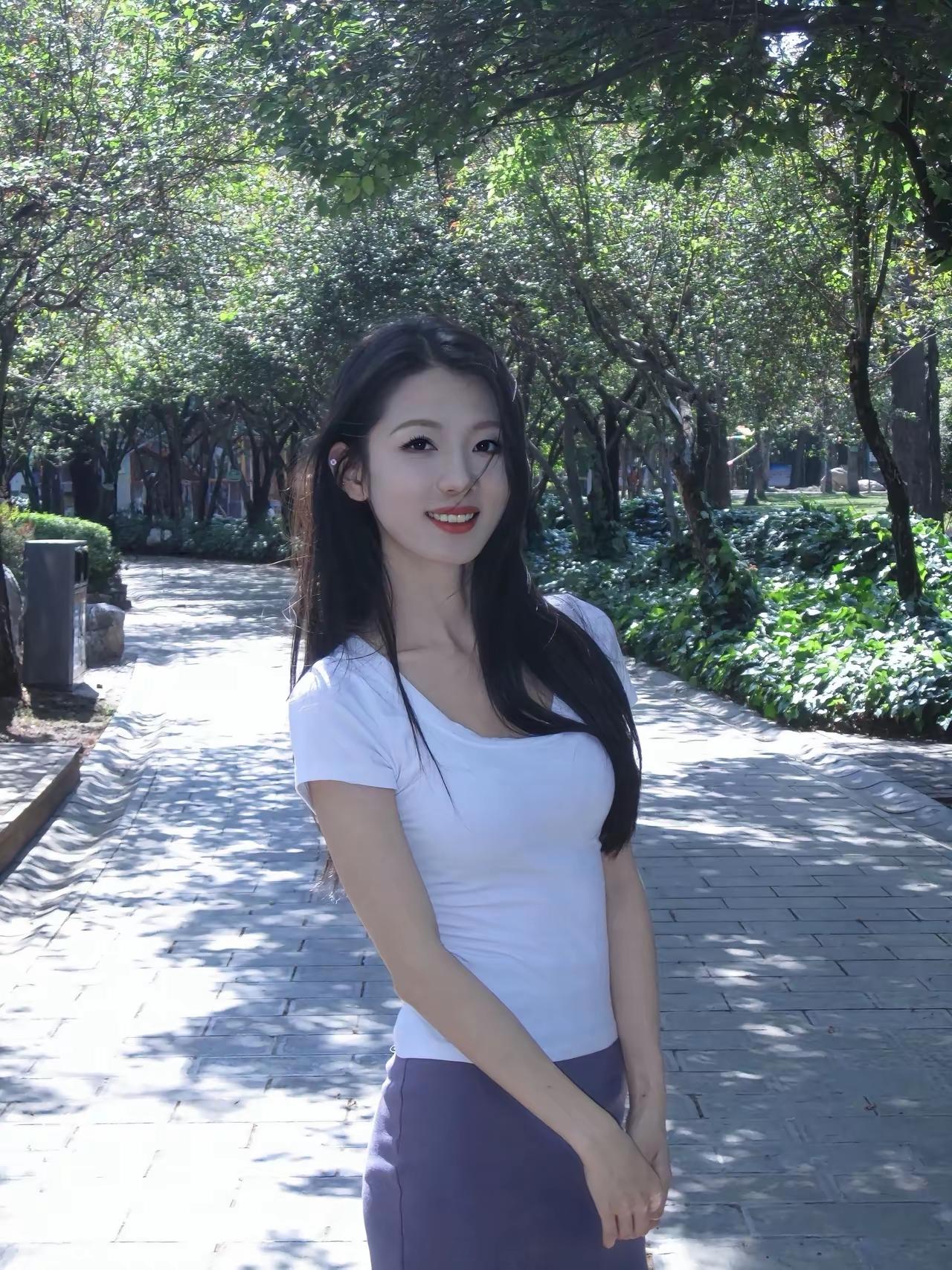 春天万物复苏的季节，是适合户外踏青的好时节，周末休息时候，带上你的家人，到公园，