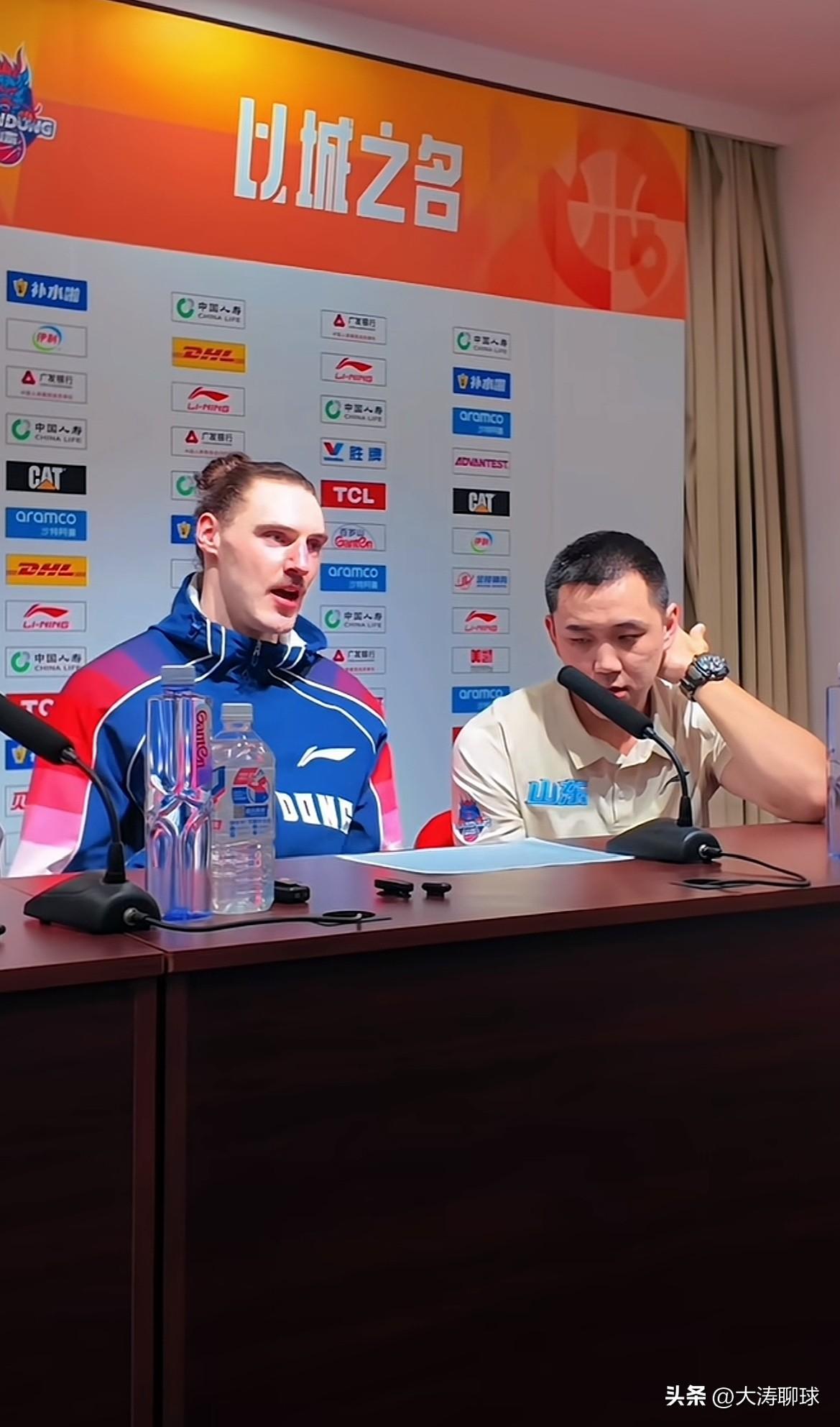 这不是来救火的这是救命的，山东男篮迎来“奉先”！在克里斯因受伤选择休赛后，山东男