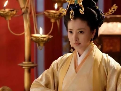 1626年，魏忠贤把李成妃幽禁在长春宫内，要饿死她。15天后，太监打开宫门准备收