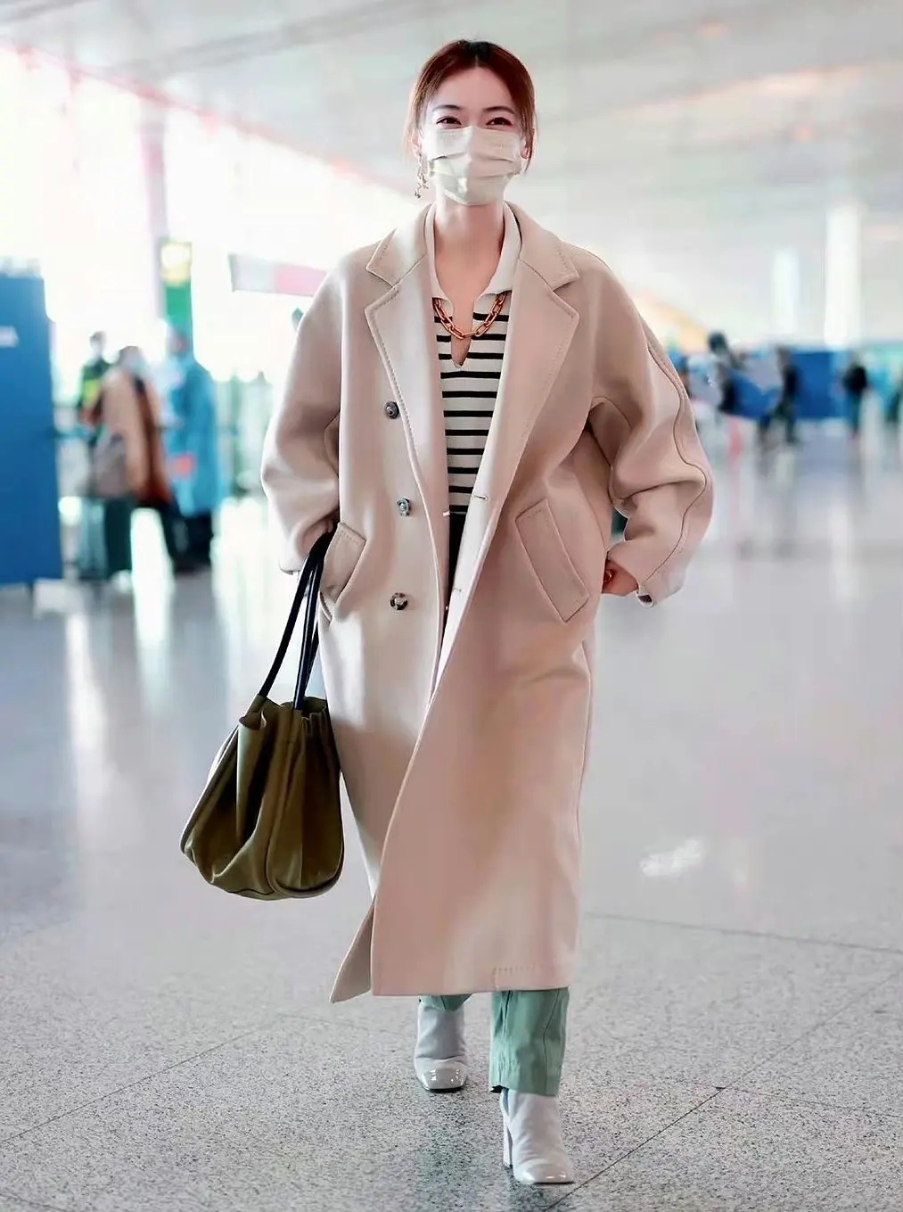 有人说吴谨言选男人的眼光就像选衣服 ​​​