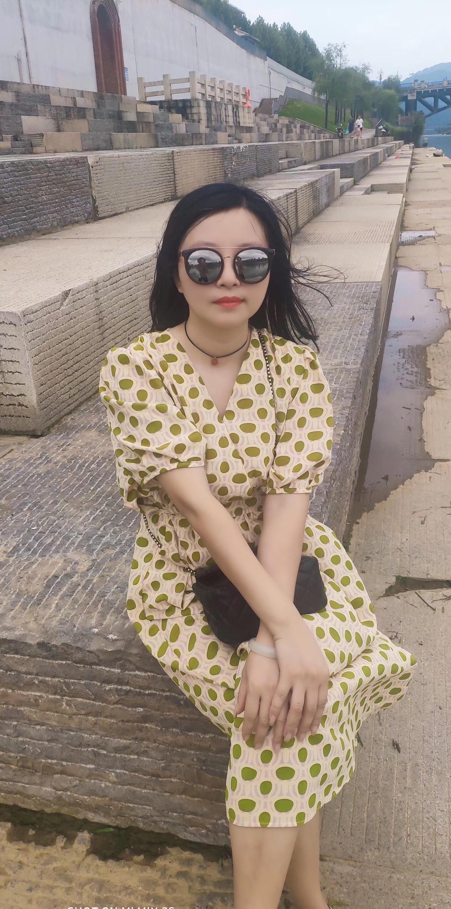 江边晚风穿搭 音乐