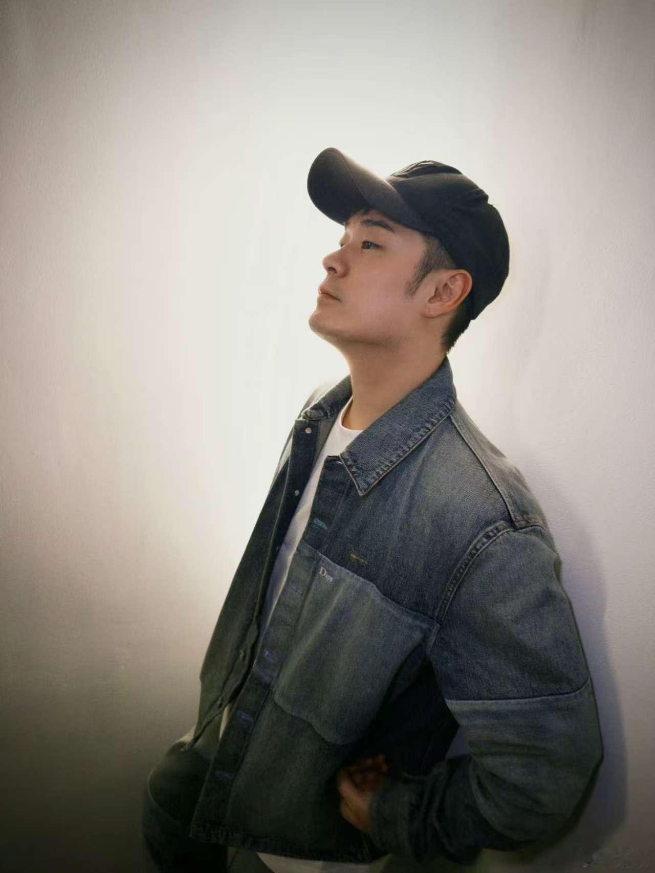 陈赫公开美颜参数陈赫过年前整个人变大了好几倍陈赫用自嘲的方式回应状态，还大方公开