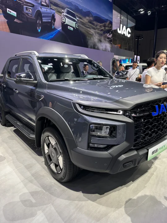 成都车展-江淮悍途PHEV