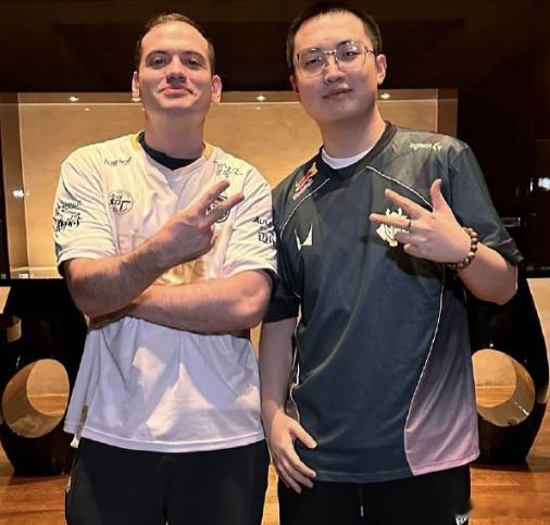 弹幕有人说，cn队伍目前没人能拿到14分，难绷[流鼻血][流鼻血]ZmjjKK带