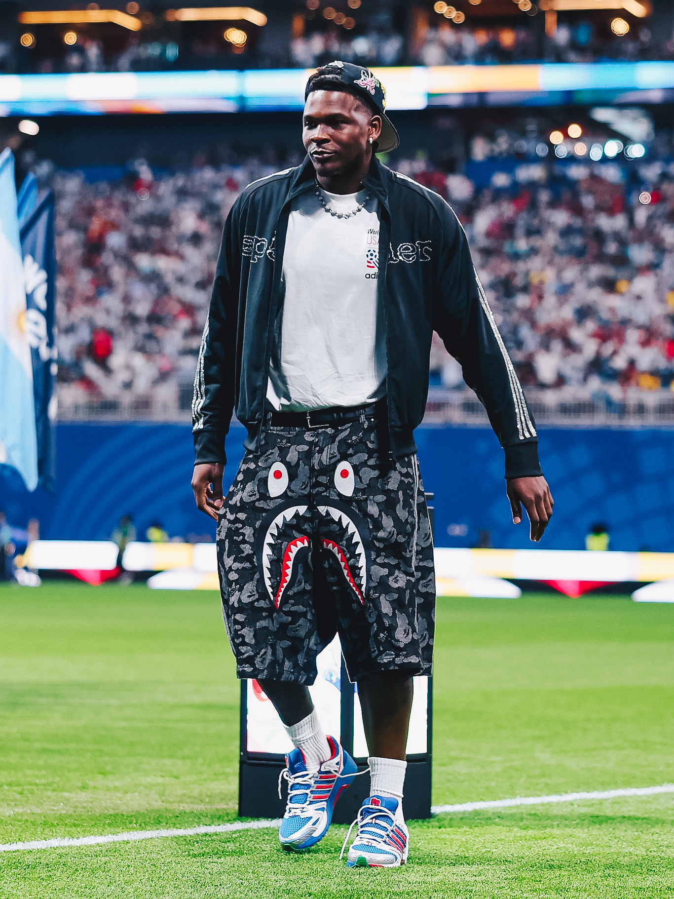 华子来看世界杯⚽️爱德华兹现身世界杯赛场今日ootd不错世界杯nba