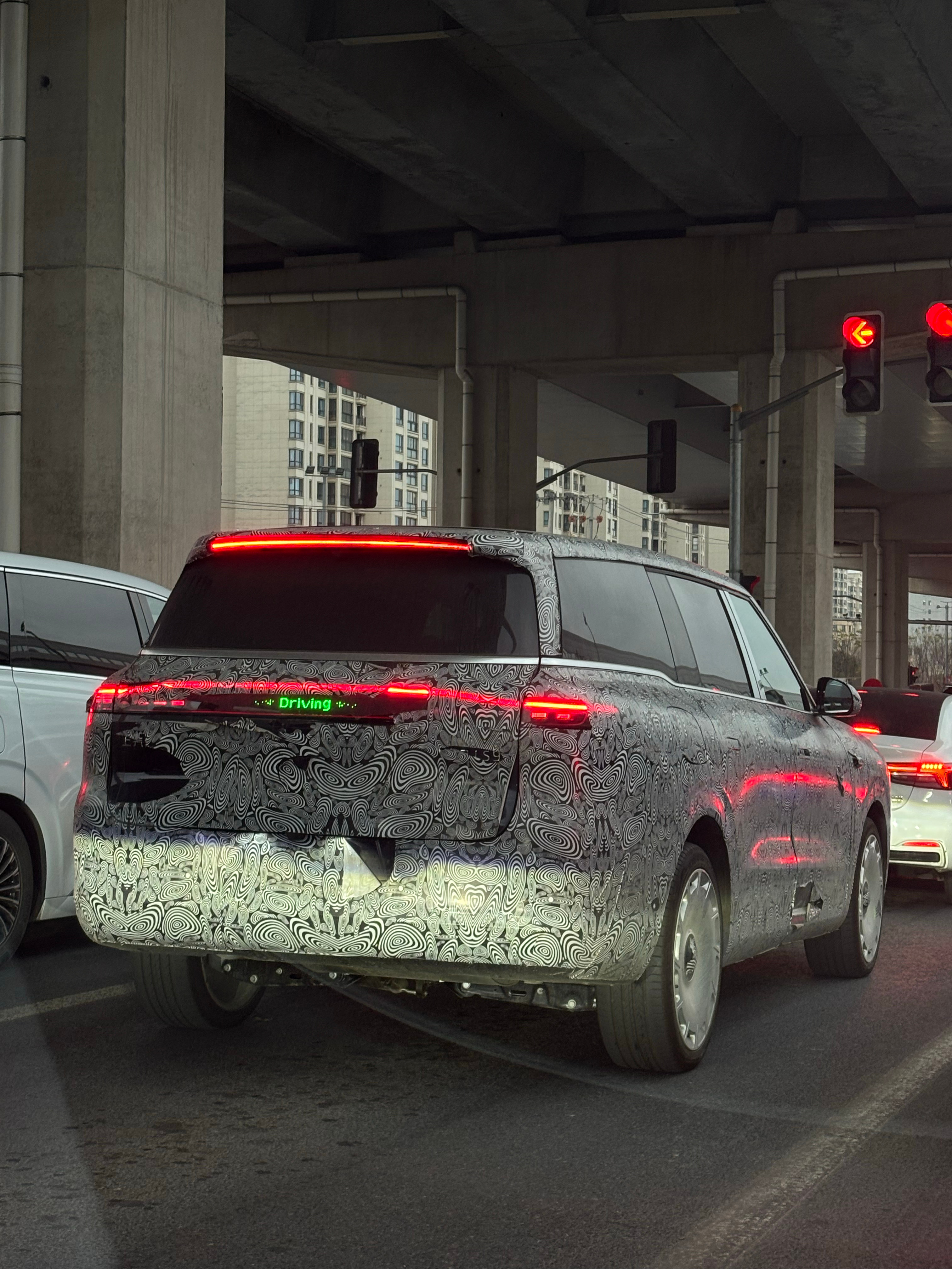 这是智己LS8还是9？ 