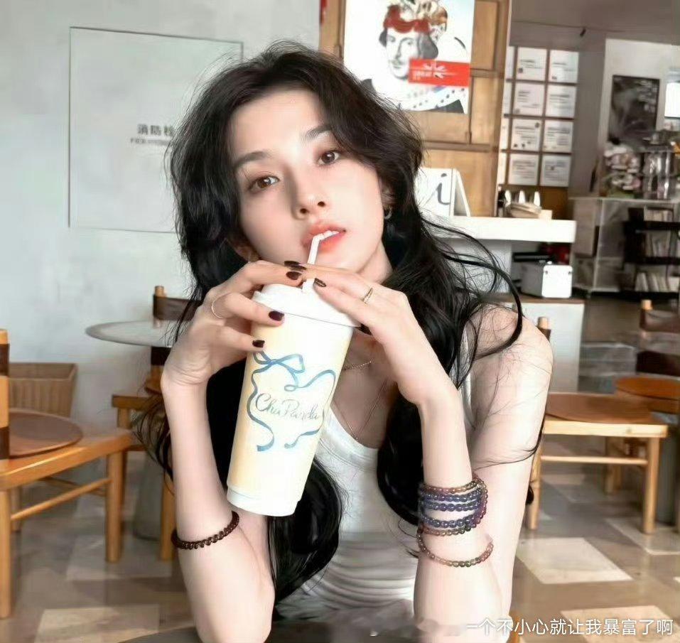 自己营业图四肢没那么突出的骷髅就显出脸美了 