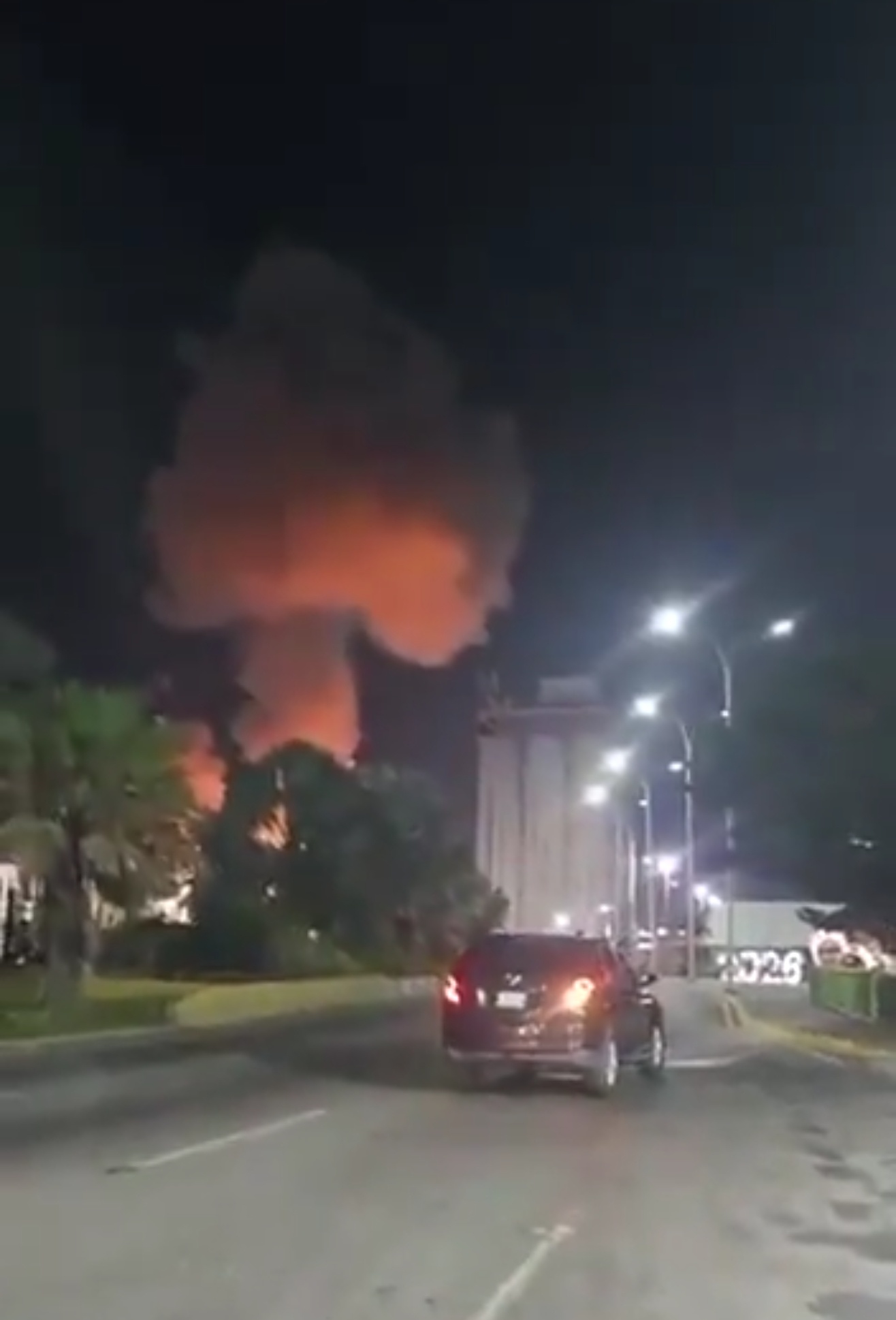 外交部回应美对委军事打击 美寇要是不发动战争它们活不下去，这是这个国家的本性！不