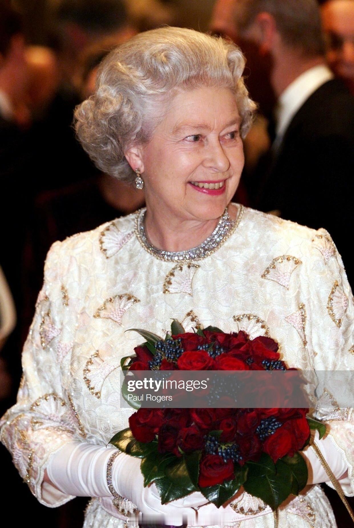 #老照片#Her Majesty Queen Elizabeth II 1999