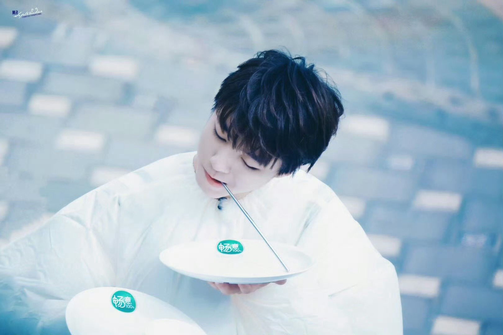 王俊凯 💙「我不放弃爱的勇气    我不怀疑会有真心」