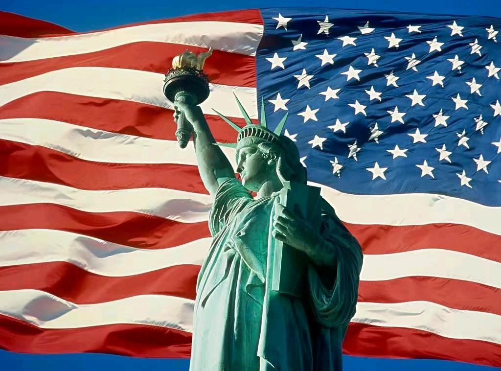 广东佛山，一男子在美国生活了20年，拿到了绿卡，却没有成功入籍美国，不能很好的享