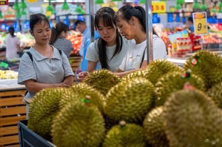 榴莲价格迎来大幅跳水，批发价跌破每斤15元