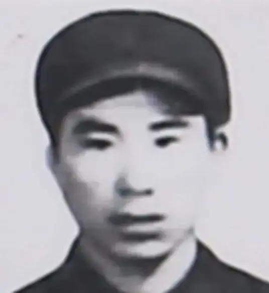 李加友（1955年6月-1980年1月26日），出生于云南省昆明市嵩明县。197