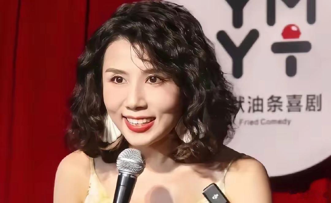 背了80多万的债，兜里只剩2000块，还要养个娃，换一般人估计天都塌了。但深圳有