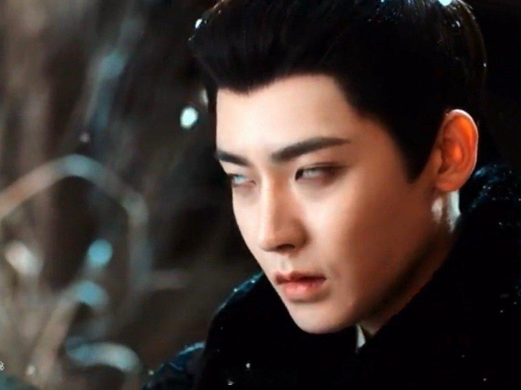 侯明昊玉茗茶骨表情戏哈哈哈哈笑不活了啊。侯明昊这是要在绿茶男主赛道越走越远呐，侯