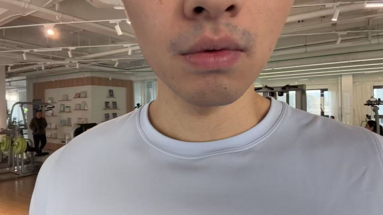 自己在家买了个脱毛仪坚持用的效果:没胡青真的会年轻好几岁