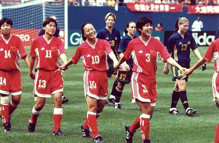1991年11月16日，广州天河体育场，首届女足世界杯揭幕战，中国对阵挪威。第2