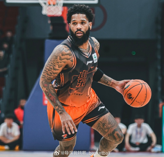 #山东男篮解约鲍威尔# ：山东高速男篮外援迈尔斯・鲍威尔因个人原因，将无法代表俱