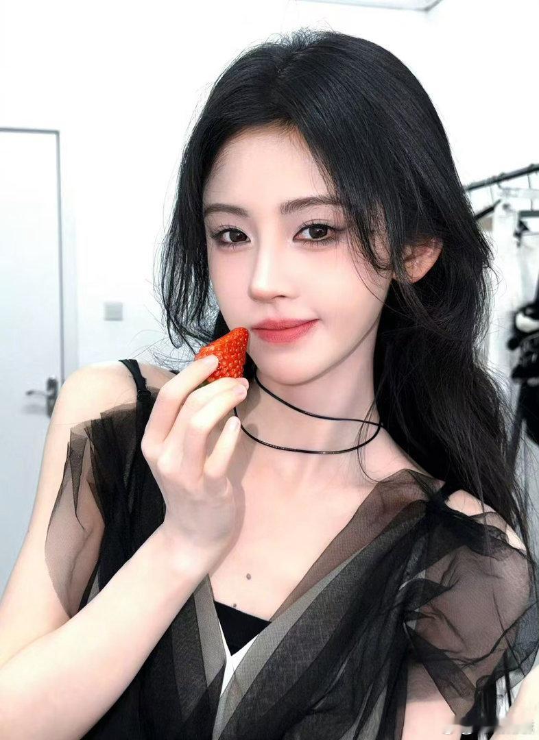 鞠婧祎好有冲击力的美貌鞠婧祎抖库存鞠婧祎抖库存，好有冲击力的美貌，