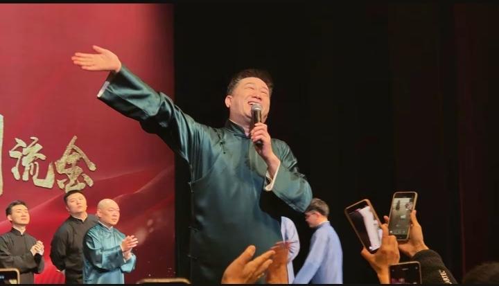 哈哈，不愧为85年出生最夯爆的相声演员，张鹤伦10月24日西安相声专场依旧火爆！