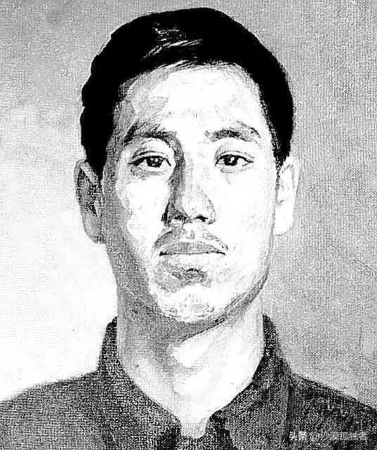 1982年，饶河县终于找到了迷失40多年的抗联第七军军长陈荣久的墓地，打开一看：