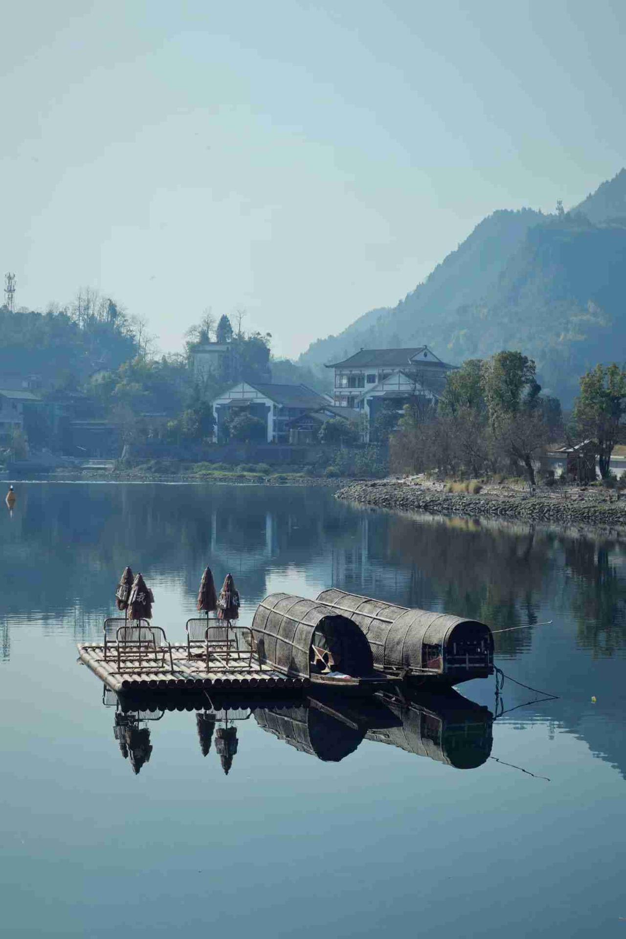 我的今日状态：🏝️旅行度假
我这里的天气：☀️晴天
这个人也许永远不会回来了