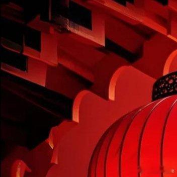我们来自同一个深渊 然而人人都在奔向自己的目的地 试图跃出深渊 我们可以彼此理解