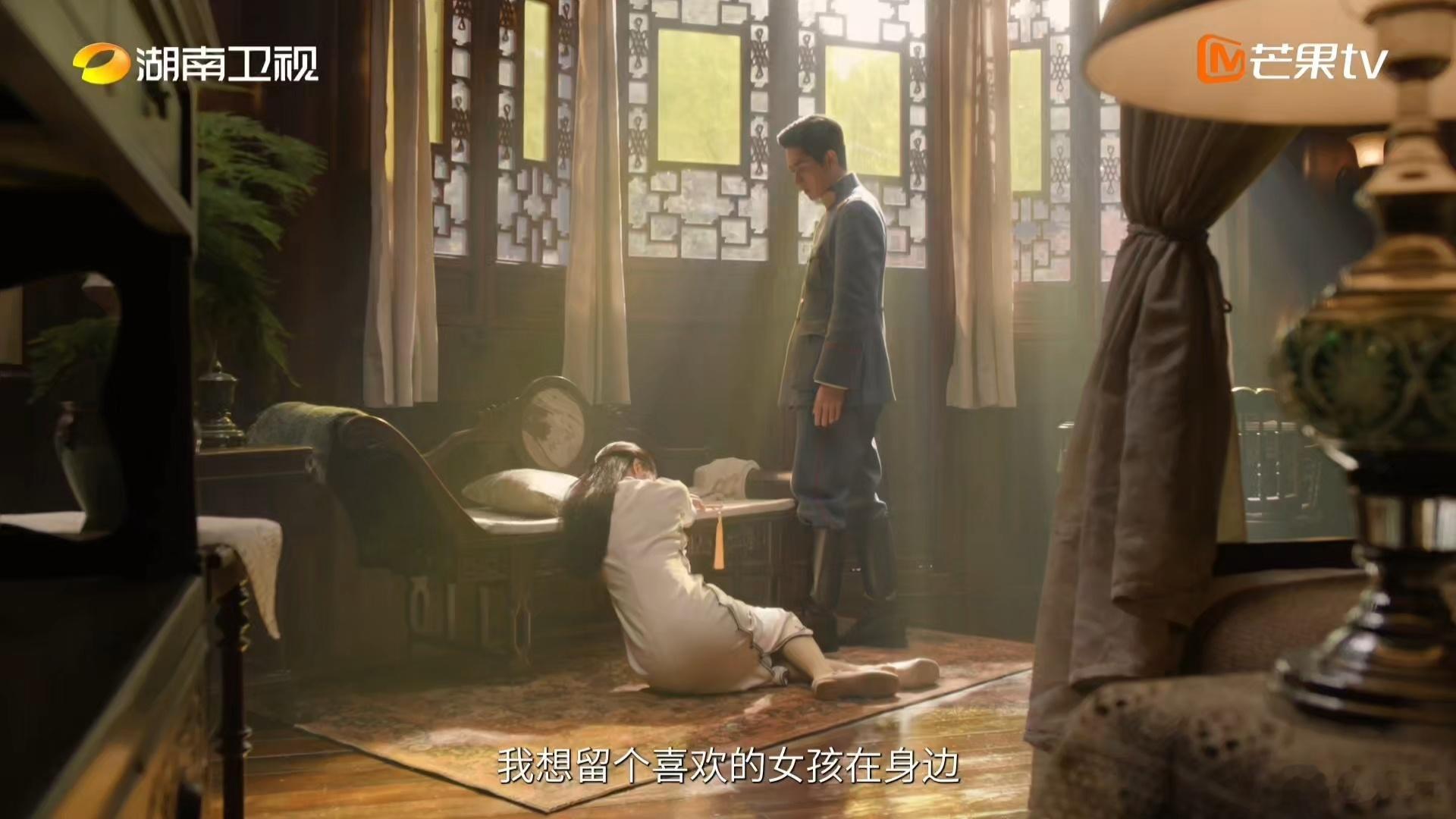 徐若晗咬丞磊手指这一下玉簟秋徐若晗咬丞磊手指这一下氛围感直接拉满，无声的试探与拉