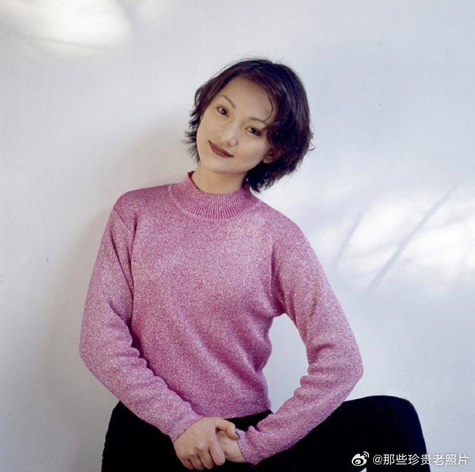 1995年，21岁时的周迅 